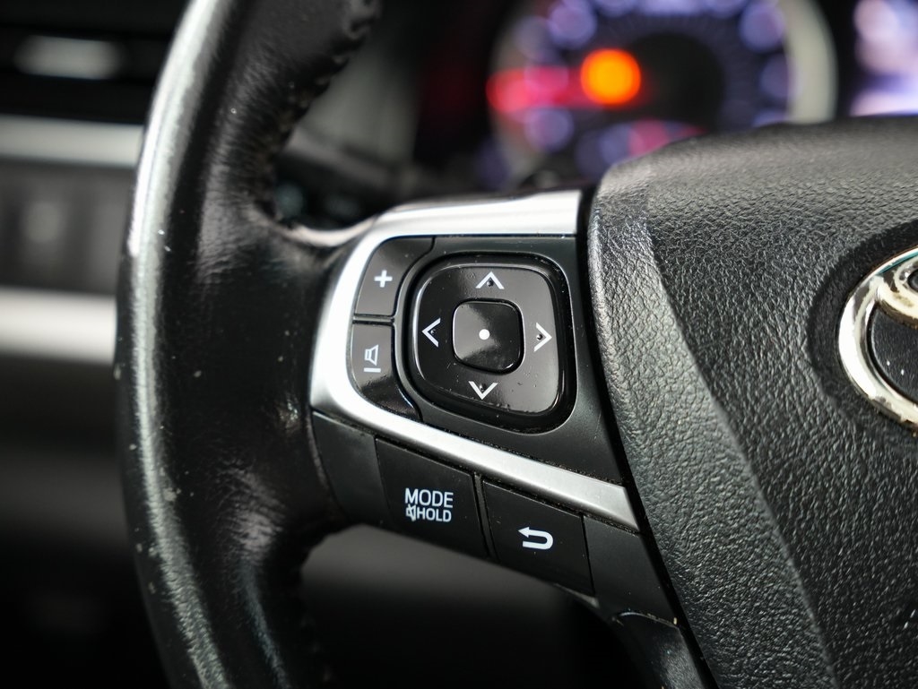 2015 Toyota Camry XLE photo 10