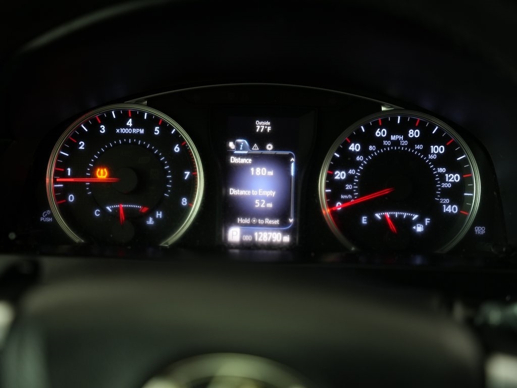 2015 Toyota Camry XLE photo 14
