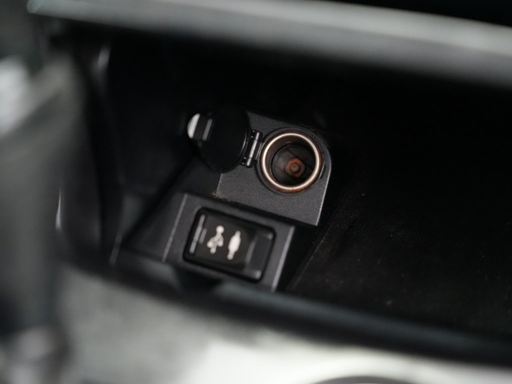 2015 Toyota Camry XLE photo 26