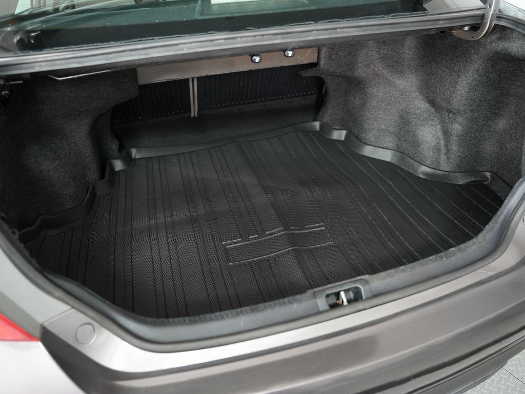 2015 Toyota Camry XLE photo 30