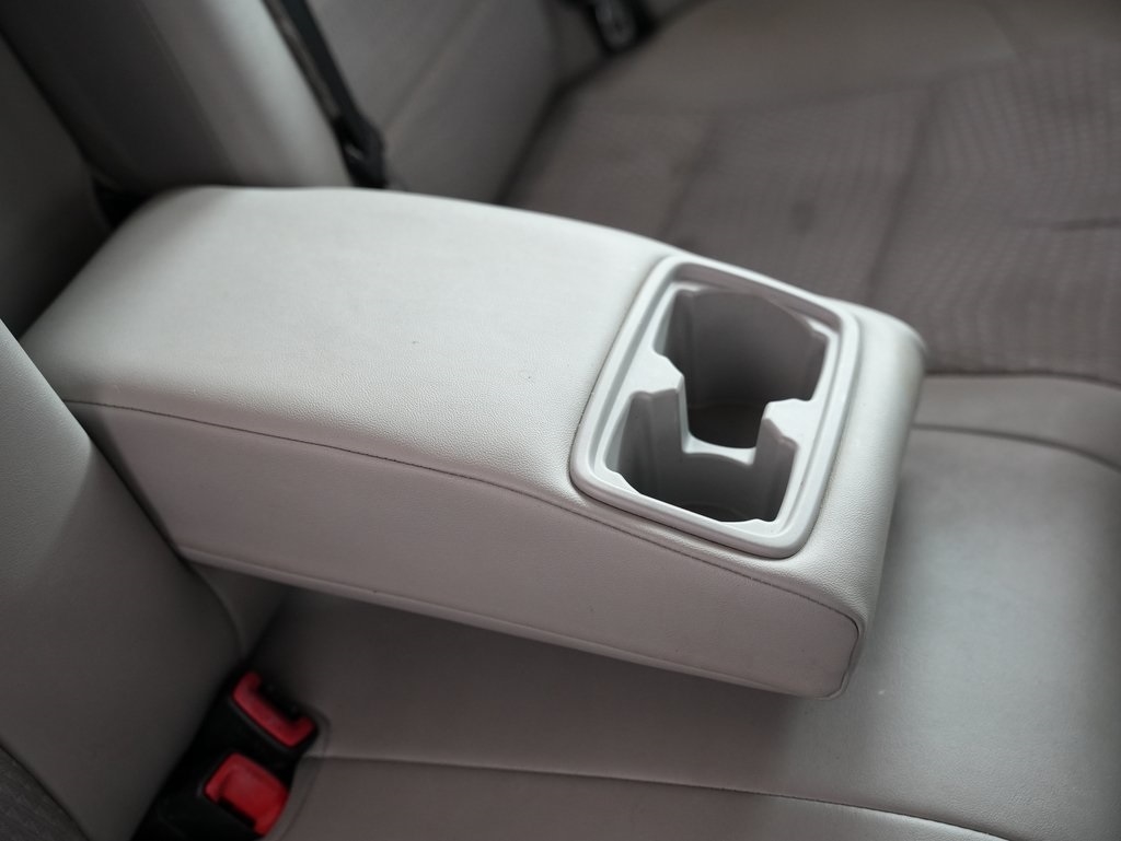 2015 Toyota Camry XLE photo 36