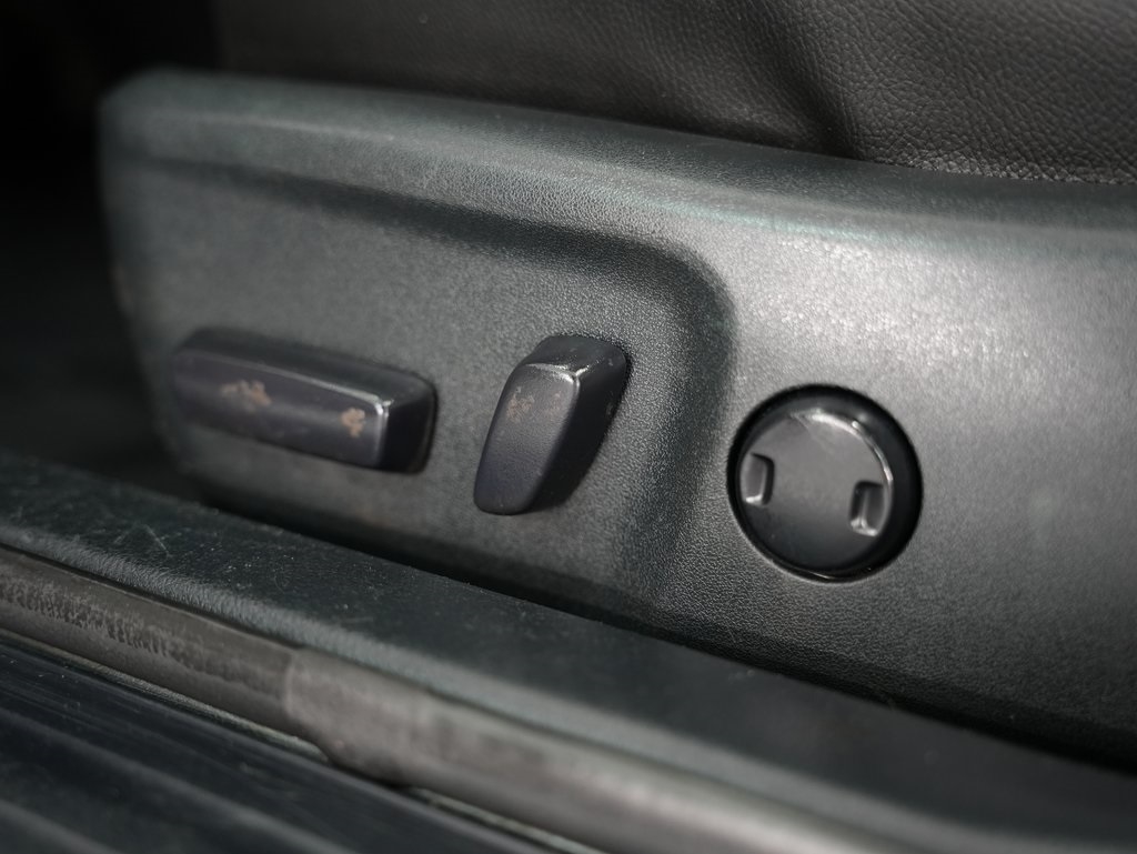 2015 Toyota Camry XLE photo 41