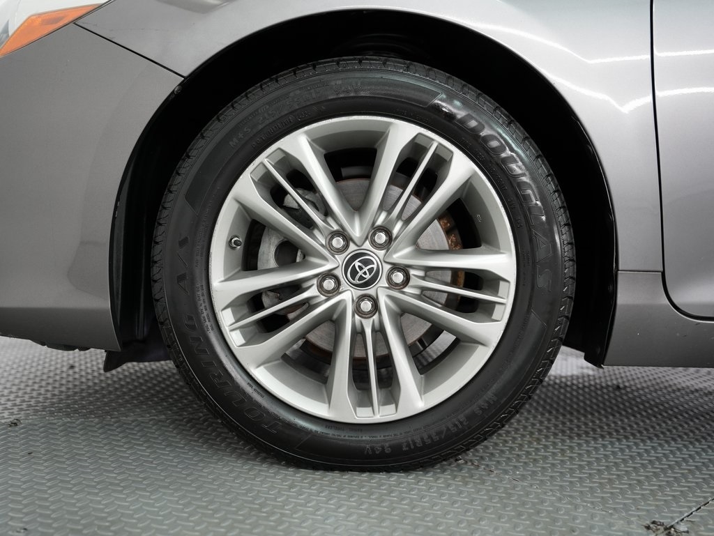 2015 Toyota Camry XLE photo 50
