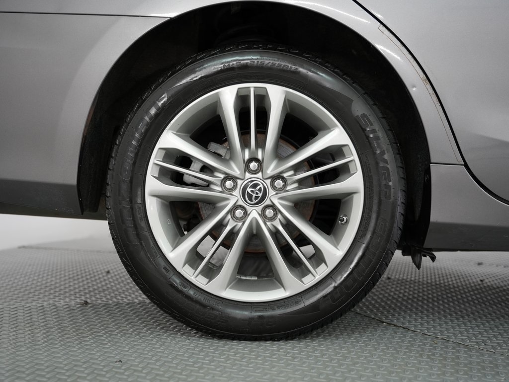 2015 Toyota Camry XLE photo 52