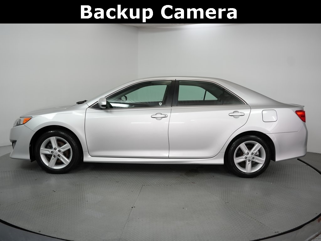 2014 Toyota Camry photo 4