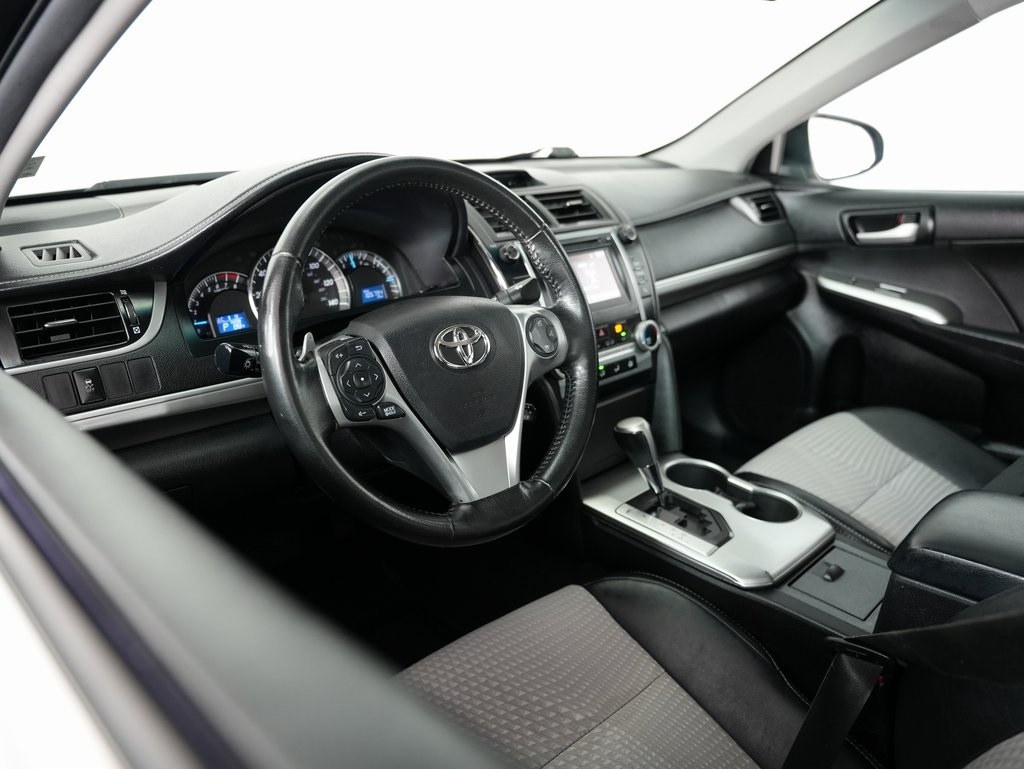 2014 Toyota Camry photo 6