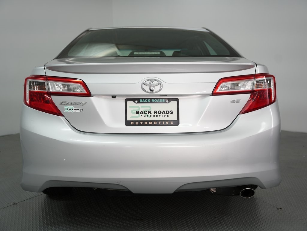 2014 Toyota Camry photo 8