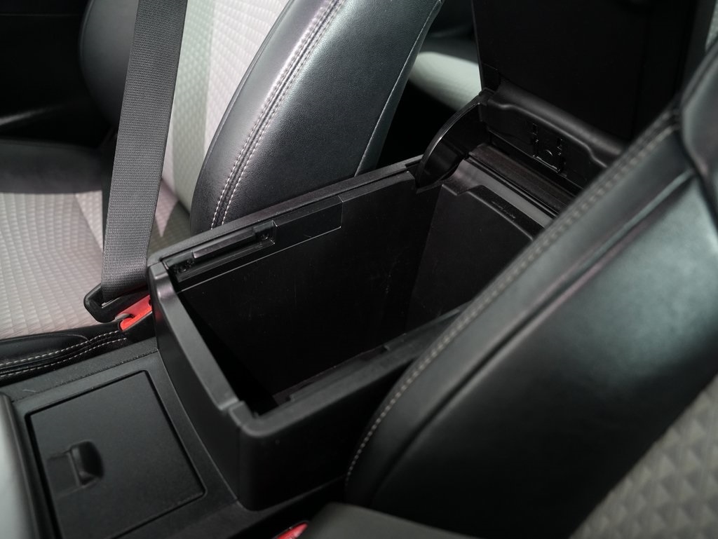 2014 Toyota Camry photo 29