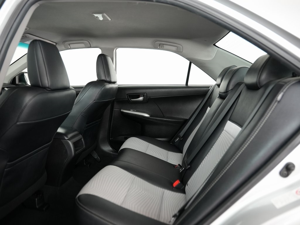 2014 Toyota Camry photo 33