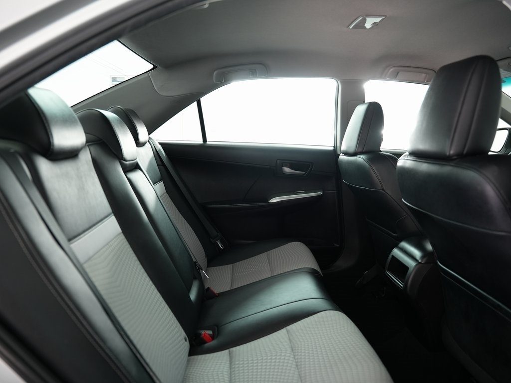 2014 Toyota Camry photo 35