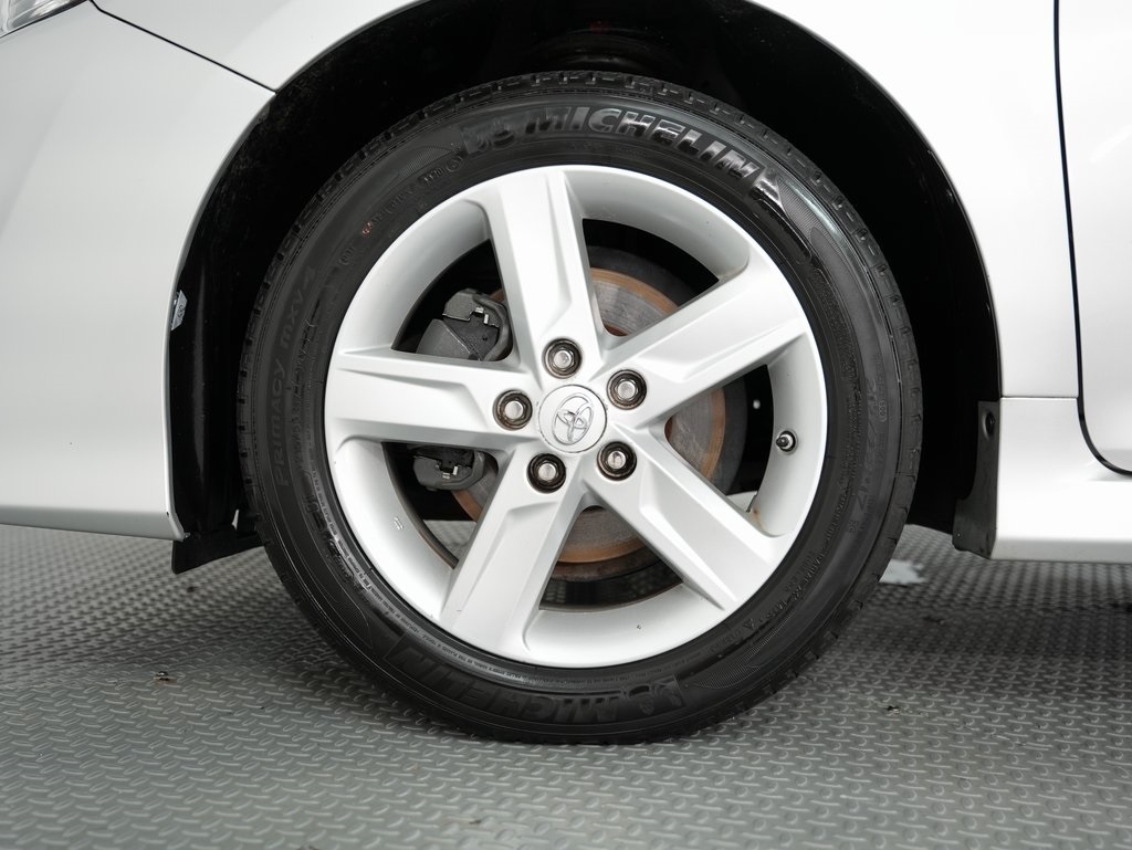 2014 Toyota Camry photo 47