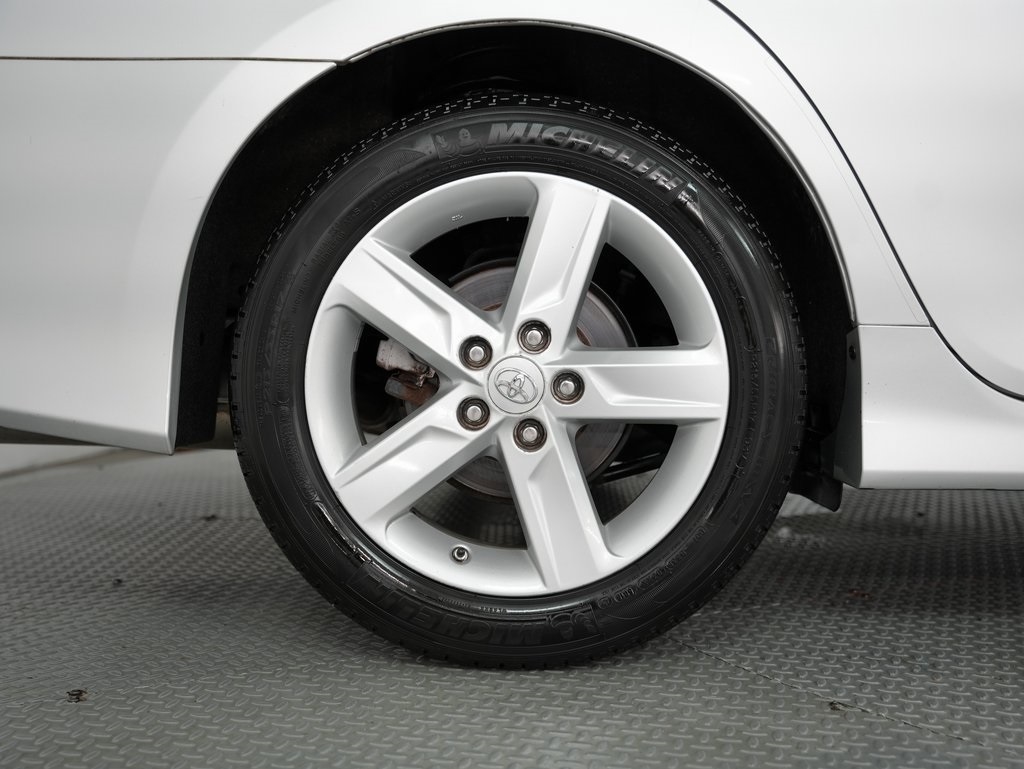 2014 Toyota Camry photo 49