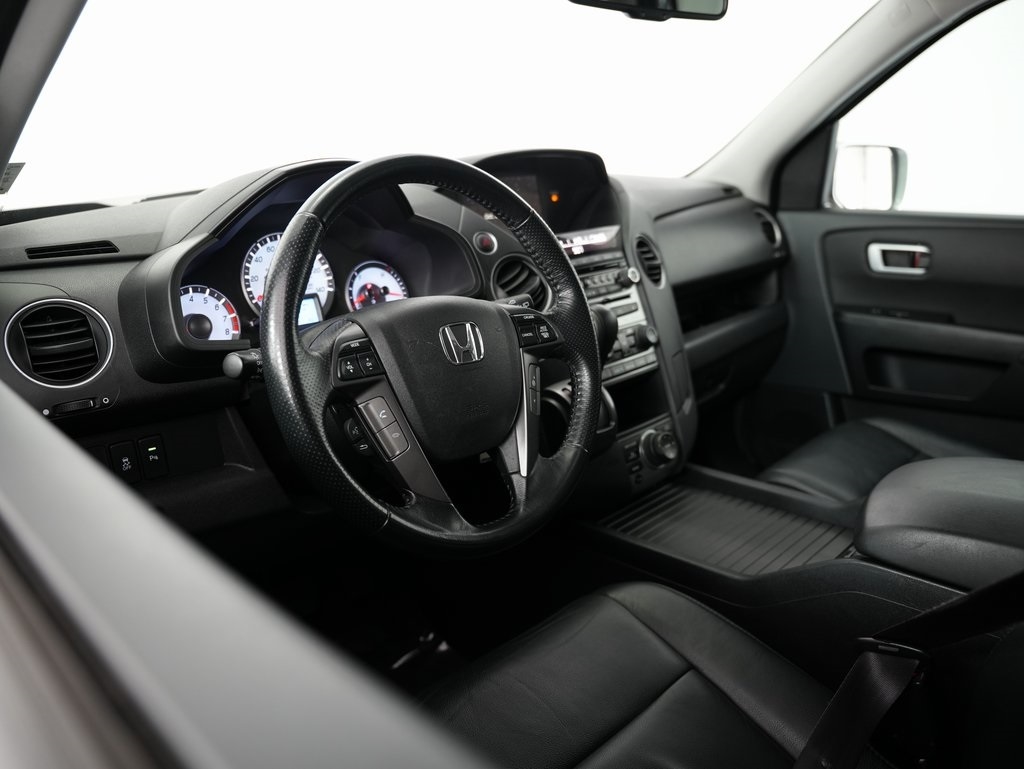 Honda Pilot 4WD 4dr Touring w/RES & Navi 2015 Honda Pilot 4WD 4dr Touring w/RES & Navi 2015