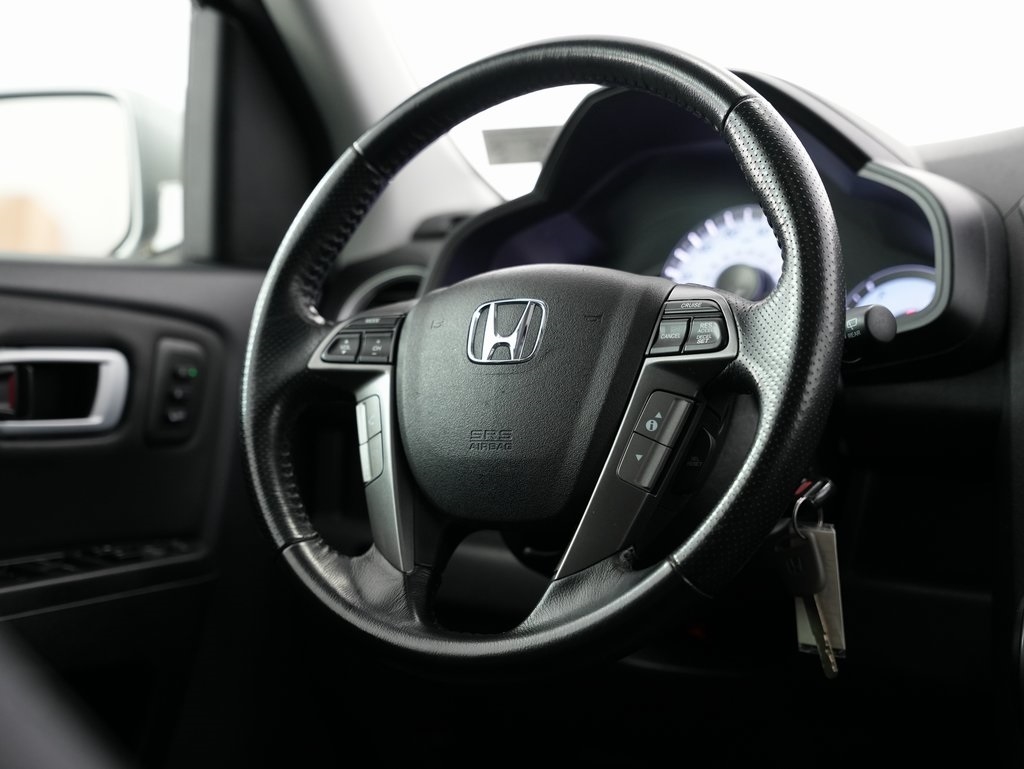 Honda Pilot 4WD 4dr Touring w/RES & Navi 2015 Honda Pilot 4WD 4dr Touring w/RES & Navi 2015