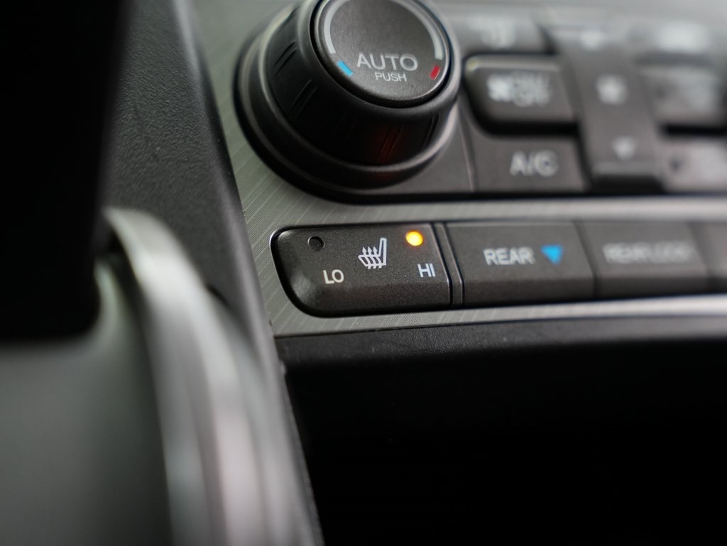 Honda Pilot 4WD 4dr Touring w/RES & Navi 2015 Honda Pilot 4WD 4dr Touring w/RES & Navi 2015