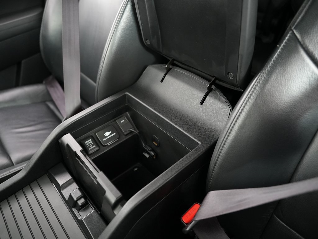 Honda Pilot 4WD 4dr Touring w/RES & Navi 2015 Honda Pilot 4WD 4dr Touring w/RES & Navi 2015