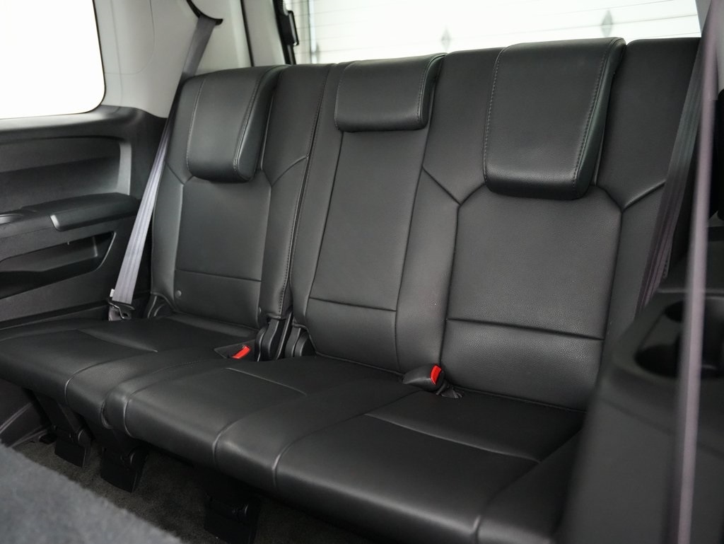 Honda Pilot 4WD 4dr Touring w/RES & Navi 2015 Honda Pilot 4WD 4dr Touring w/RES & Navi 2015