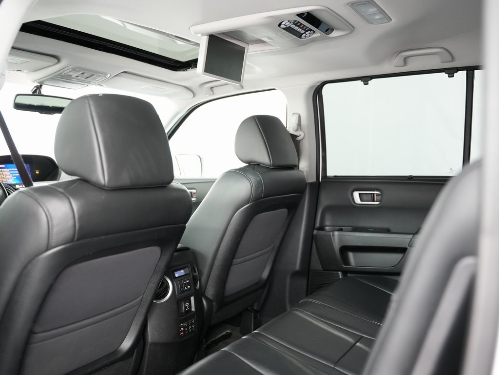 Honda Pilot 4WD 4dr Touring w/RES & Navi 2015 Honda Pilot 4WD 4dr Touring w/RES & Navi 2015