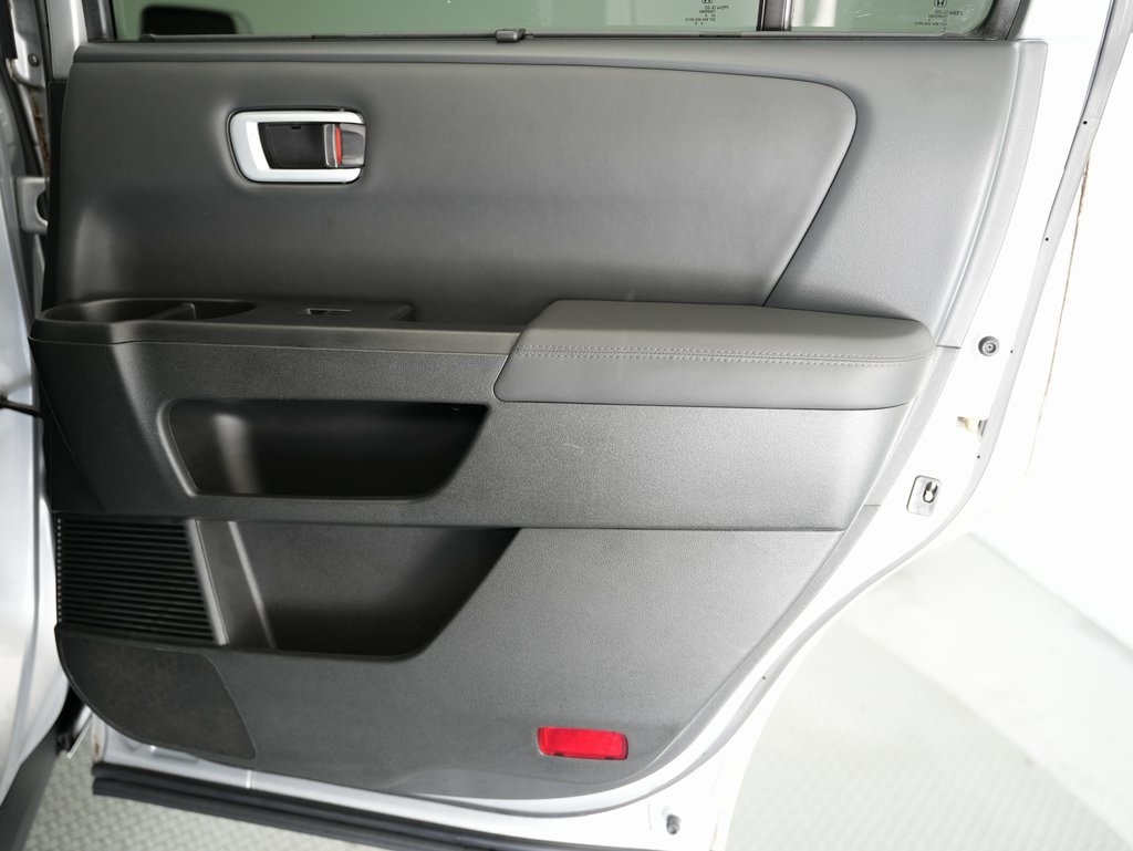 Honda Pilot 4WD 4dr Touring w/RES & Navi 2015 Honda Pilot 4WD 4dr Touring w/RES & Navi 2015