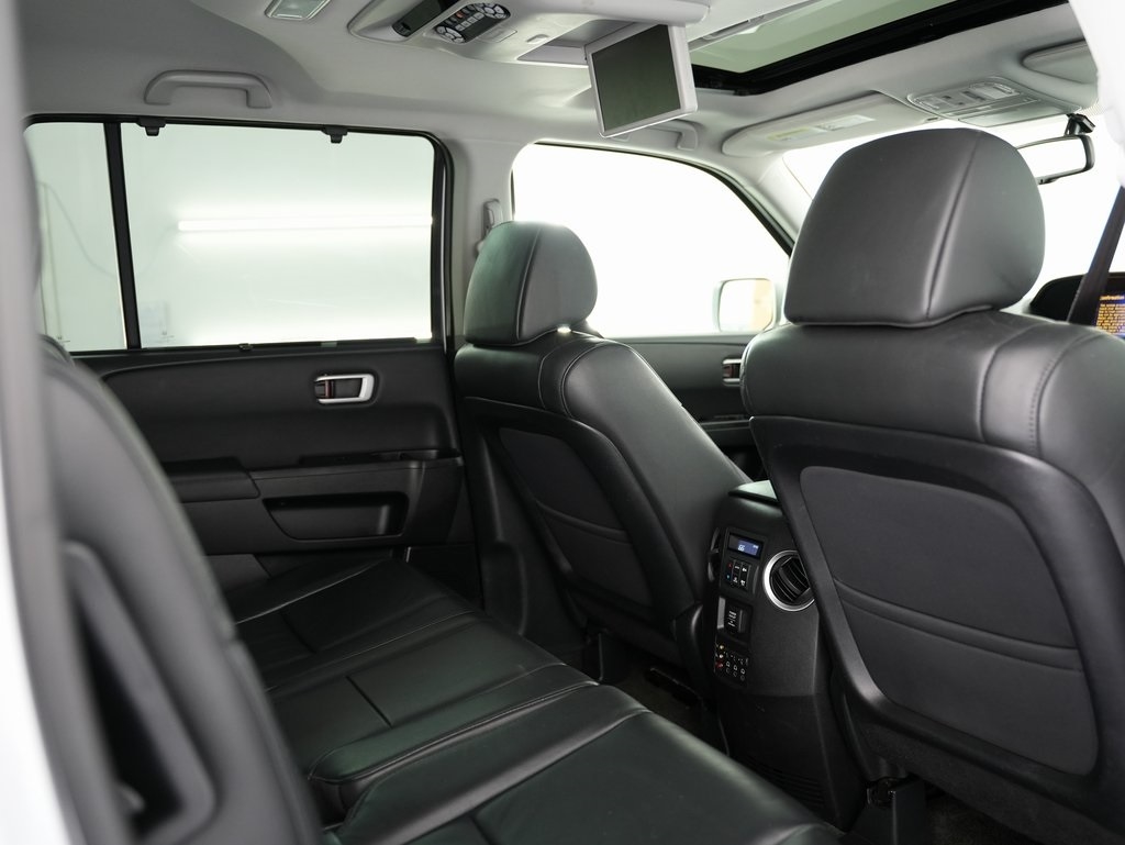 Honda Pilot 4WD 4dr Touring w/RES & Navi 2015 Honda Pilot 4WD 4dr Touring w/RES & Navi 2015