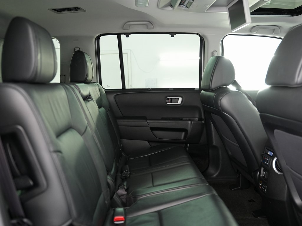 Honda Pilot 4WD 4dr Touring w/RES & Navi 2015 Honda Pilot 4WD 4dr Touring w/RES & Navi 2015