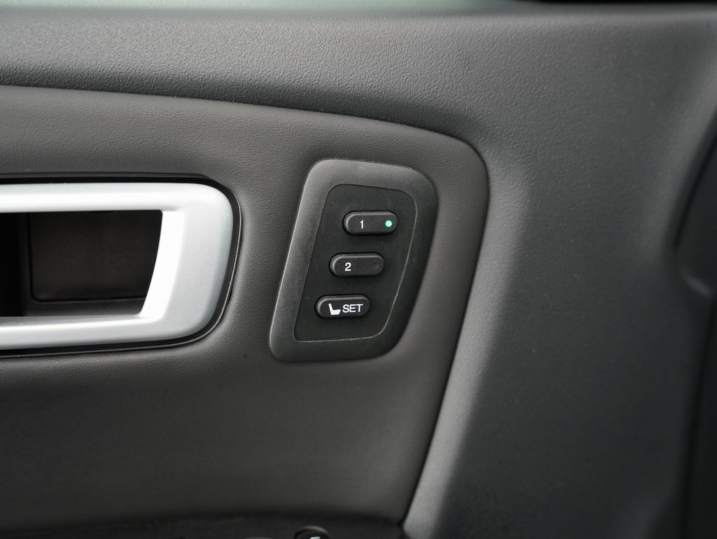 Honda Pilot 4WD 4dr Touring w/RES & Navi 2015 Honda Pilot 4WD 4dr Touring w/RES & Navi 2015