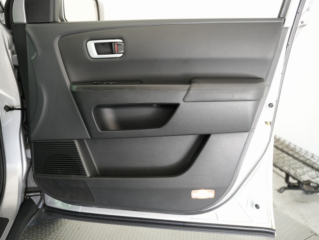 Honda Pilot 4WD 4dr Touring w/RES & Navi 2015 Honda Pilot 4WD 4dr Touring w/RES & Navi 2015