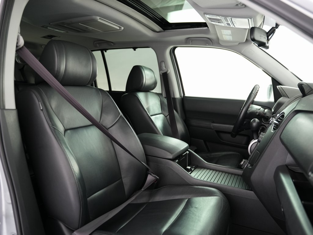 Honda Pilot 4WD 4dr Touring w/RES & Navi 2015 Honda Pilot 4WD 4dr Touring w/RES & Navi 2015