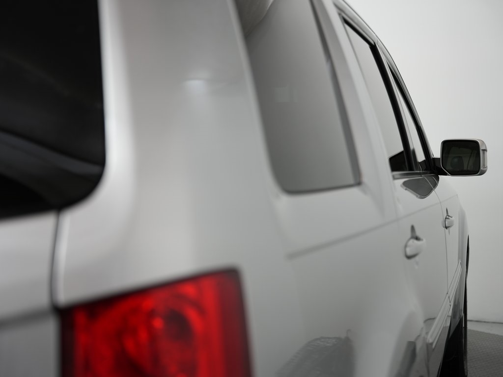 Honda Pilot 4WD 4dr Touring w/RES & Navi 2015 Honda Pilot 4WD 4dr Touring w/RES & Navi 2015