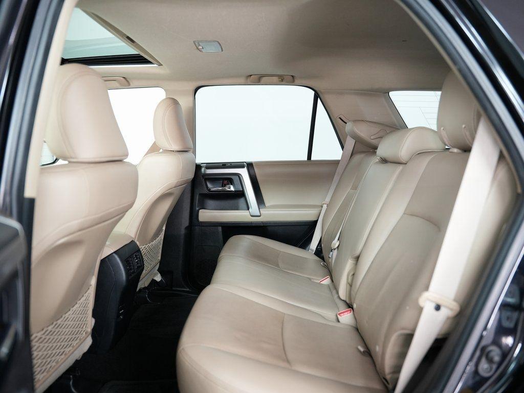 Toyota 4Runner Limited Nightshade 2WD (Natl) 2019