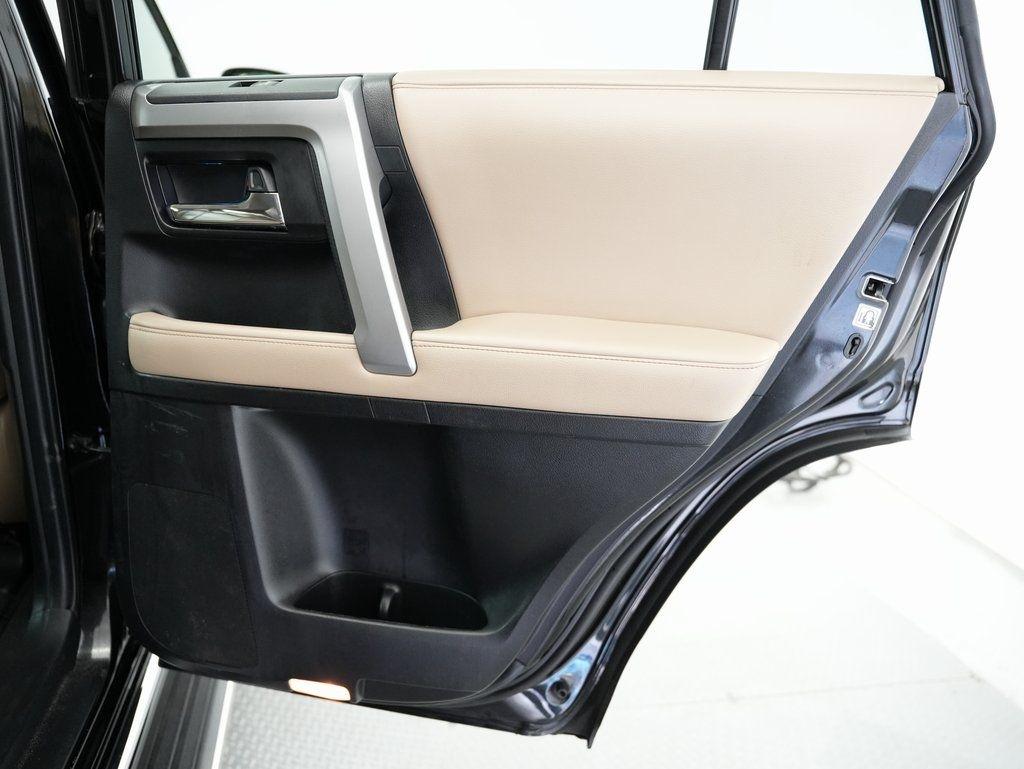 Toyota 4Runner Limited Nightshade 2WD (Natl) 2019