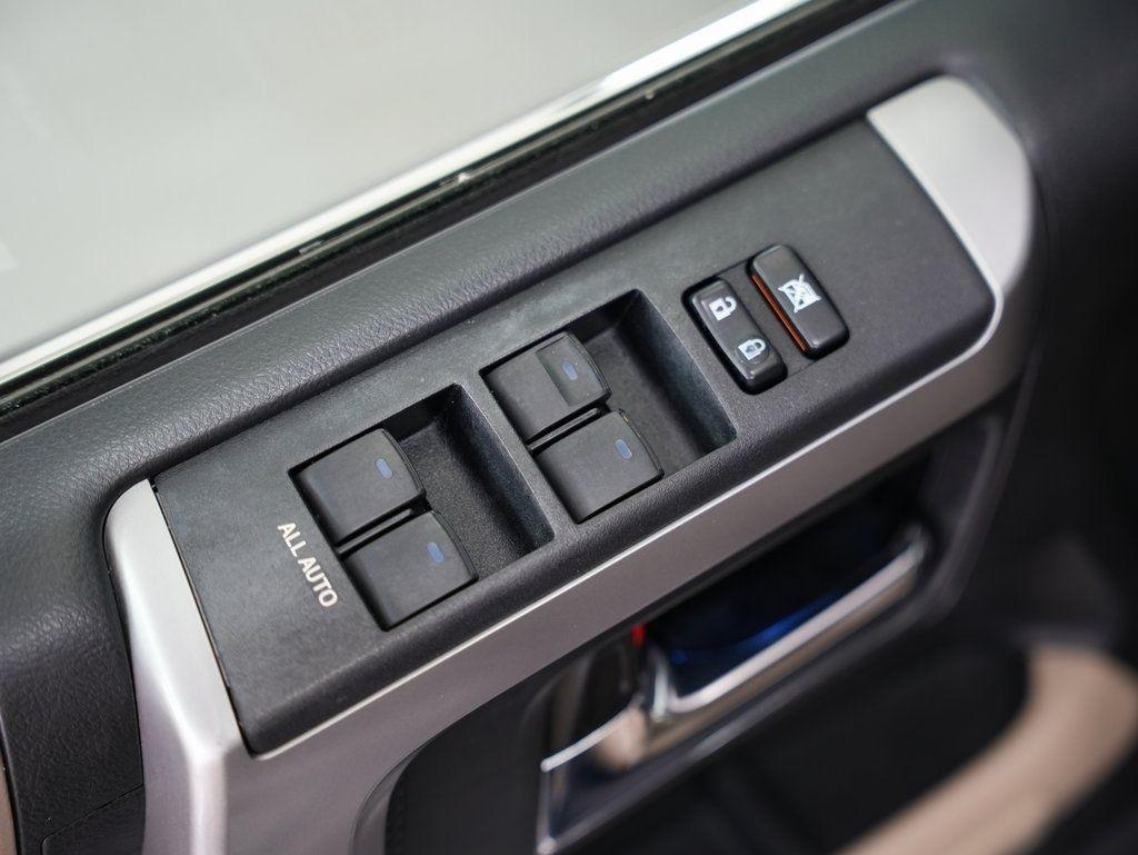 Toyota 4Runner Limited Nightshade 2WD (Natl) 2019