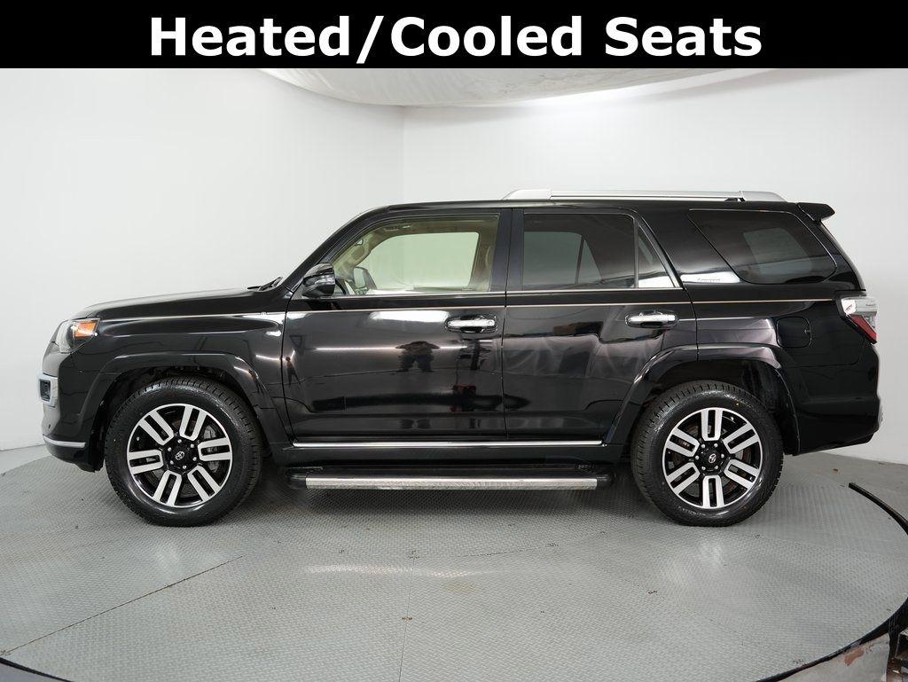 Toyota 4Runner Limited Nightshade 2WD (Natl) 2019