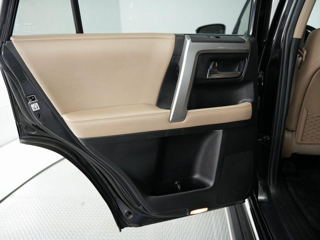 Toyota 4Runner Limited Nightshade 2WD (Natl) 2019