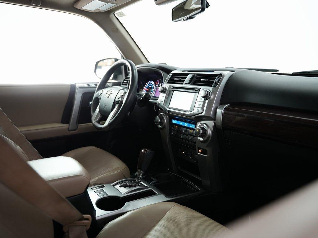 Toyota 4Runner Limited Nightshade 2WD (Natl) 2019