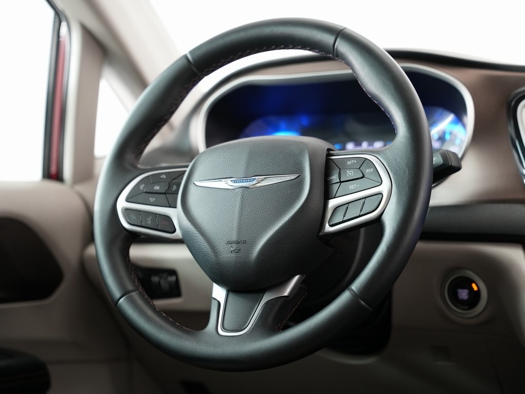 Chrysler Pacifica Touring-L FWD 2017