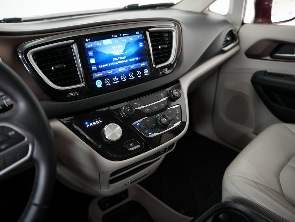 Chrysler Pacifica Touring-L FWD 2017