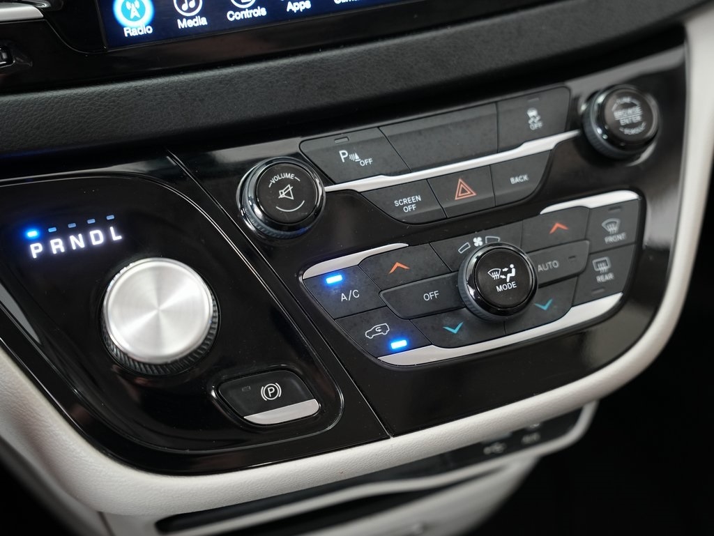 Chrysler Pacifica Touring-L FWD 2017