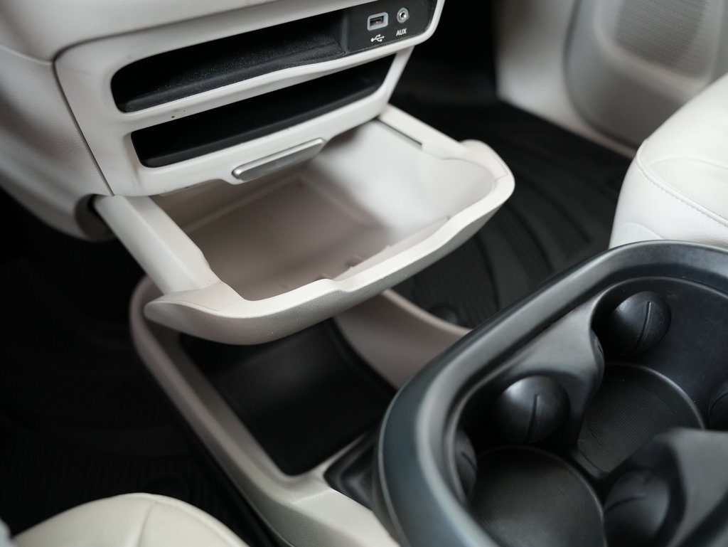 Chrysler Pacifica Touring-L FWD 2017