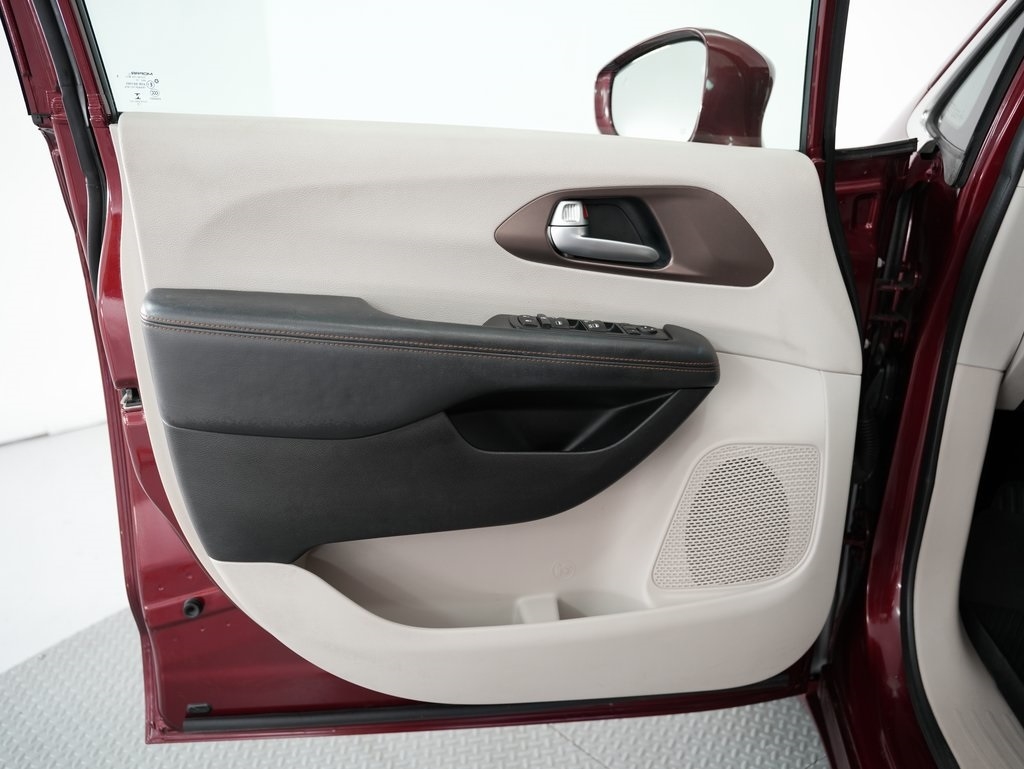 Chrysler Pacifica Touring-L FWD 2017