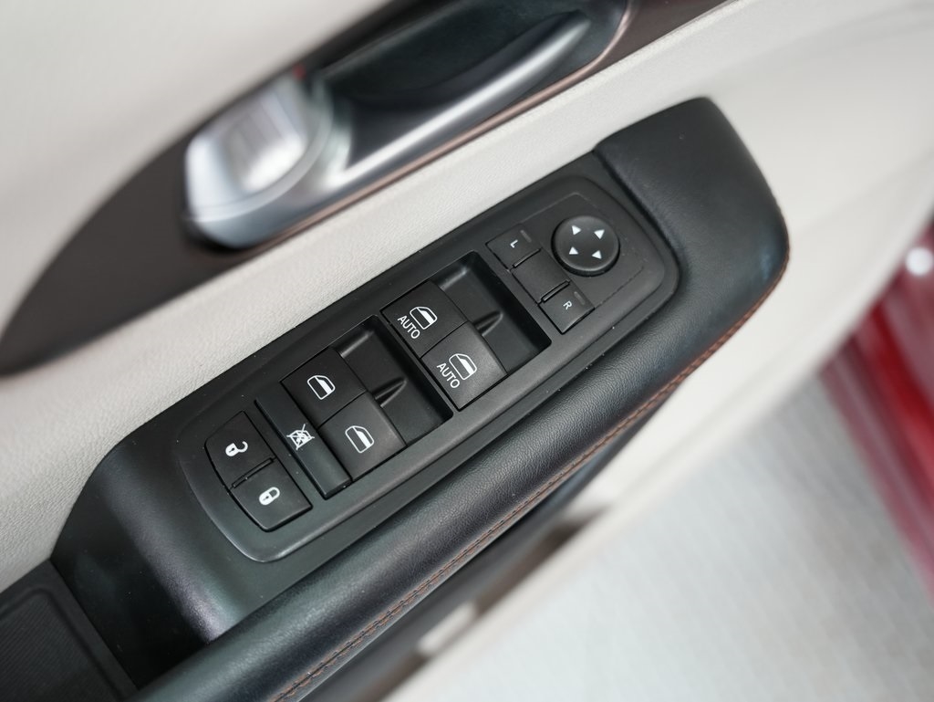 Chrysler Pacifica Touring-L FWD 2017