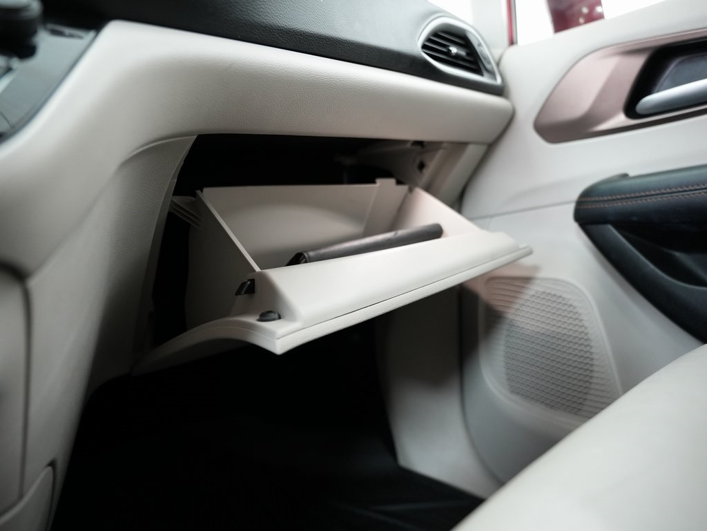 Chrysler Pacifica Touring-L FWD 2017