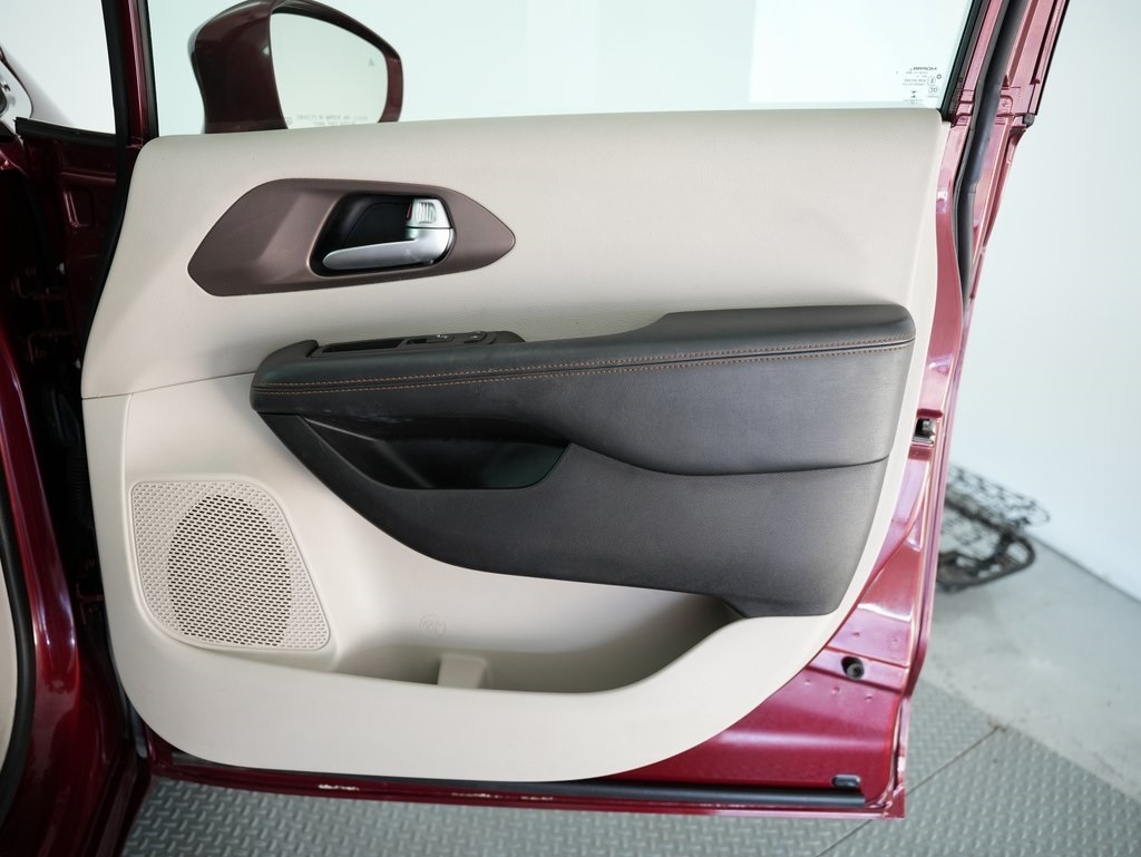 Chrysler Pacifica Touring-L FWD 2017