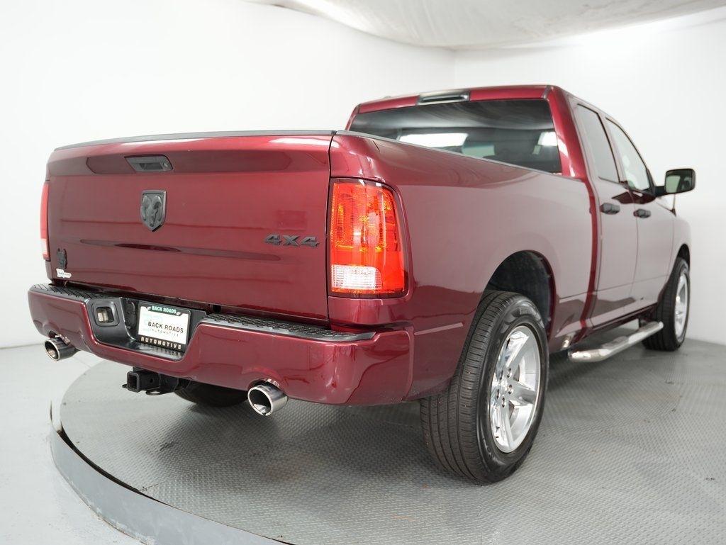 RAM 1500 Express 4x4 Quad Cab 6'4" Box 2017