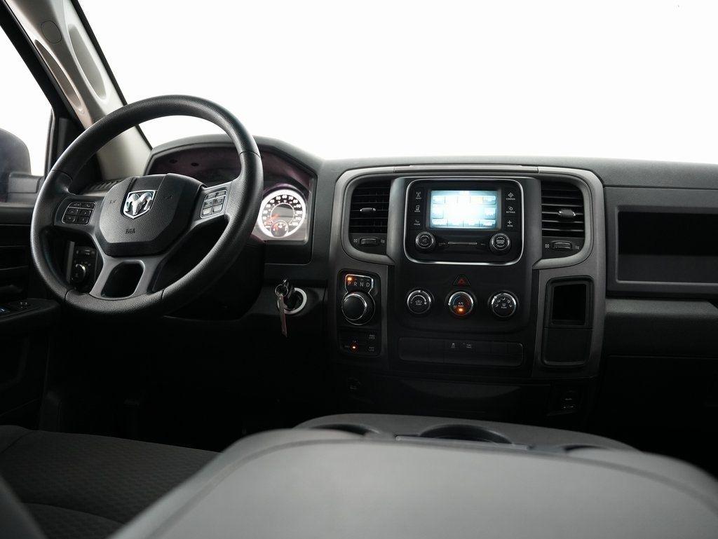 RAM 1500 Express 4x4 Quad Cab 6'4" Box 2017