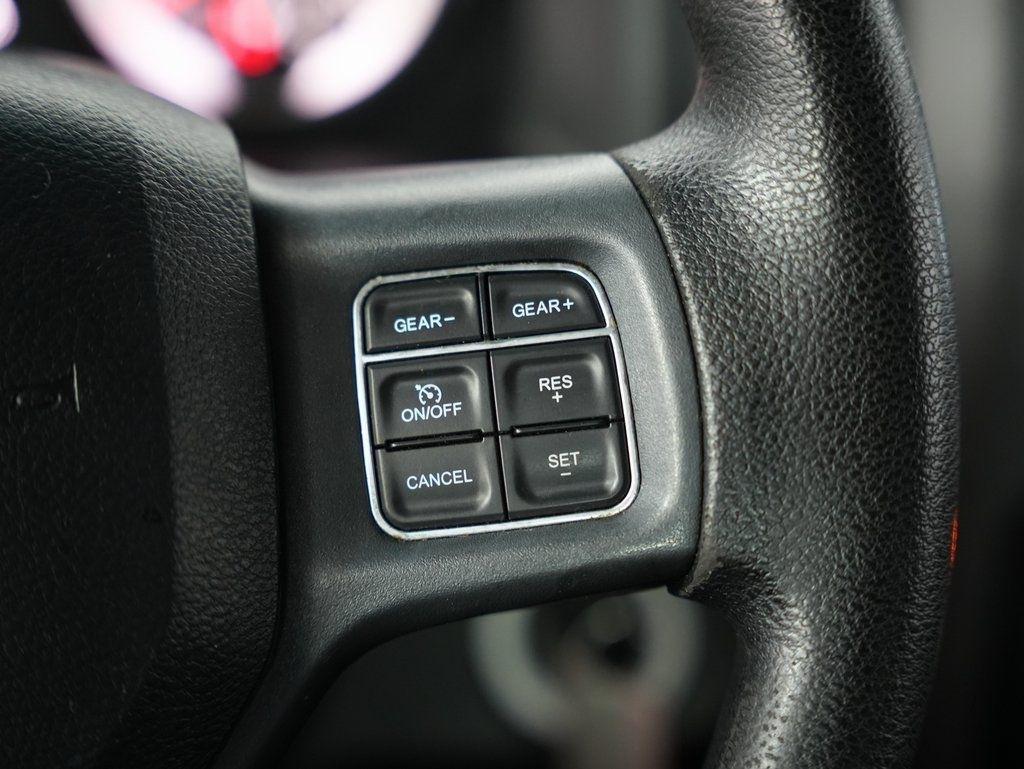 RAM 1500 Express 4x4 Quad Cab 6'4" Box 2017