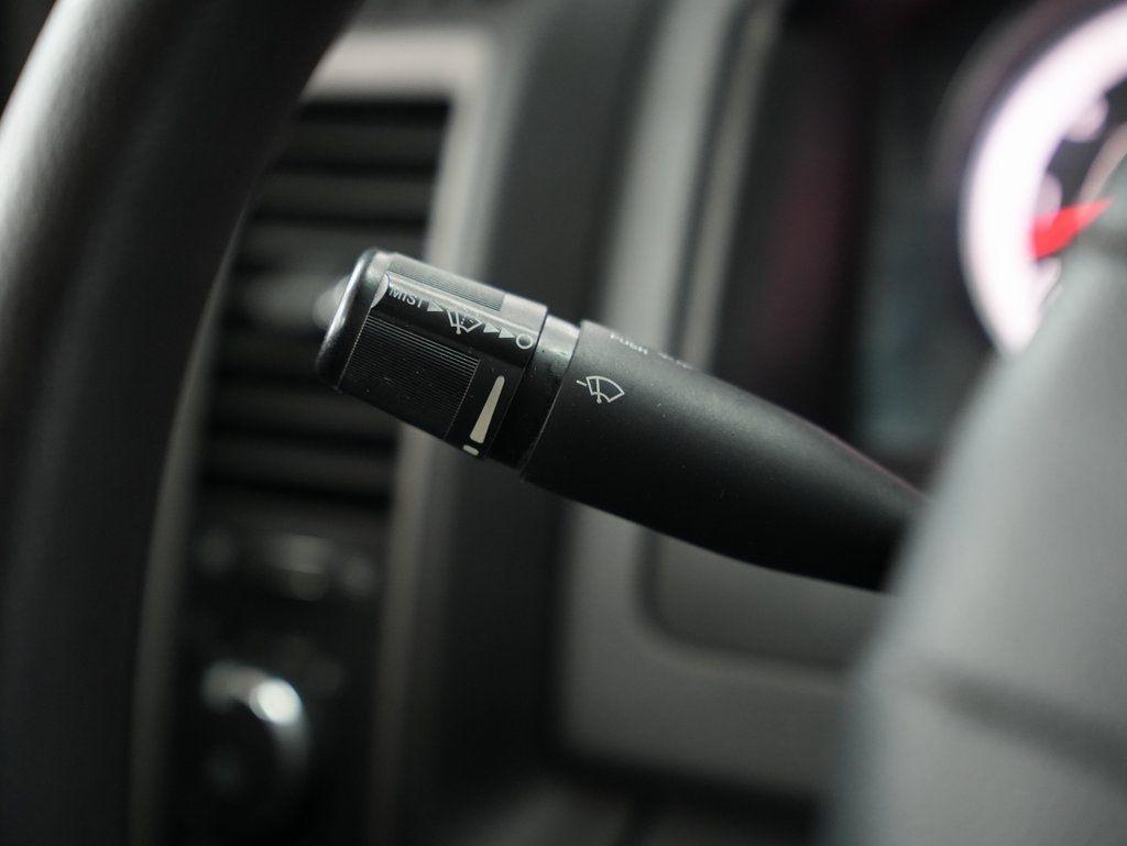 RAM 1500 Express 4x4 Quad Cab 6'4" Box 2017