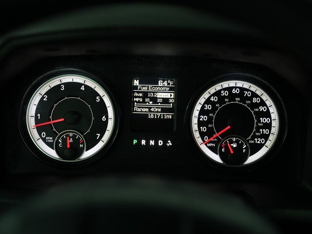 RAM 1500 Express 4x4 Quad Cab 6'4" Box 2017