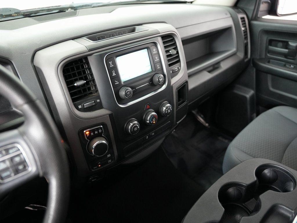 RAM 1500 Express 4x4 Quad Cab 6'4" Box 2017