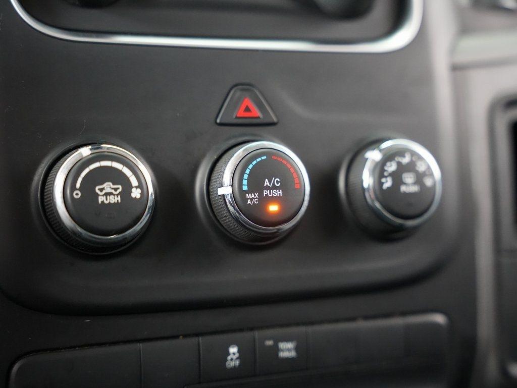 RAM 1500 Express 4x4 Quad Cab 6'4" Box 2017